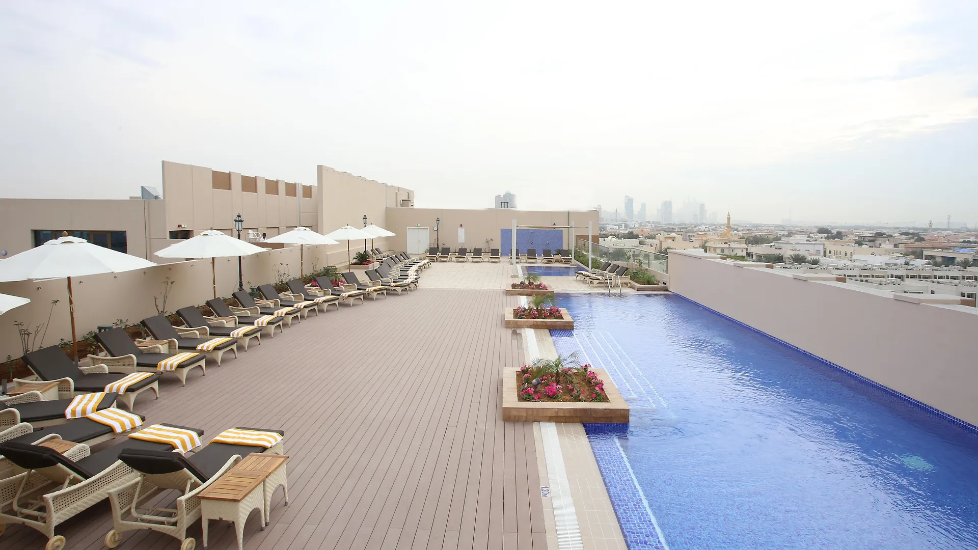 Metropolitan Hotel Dubai 4*,