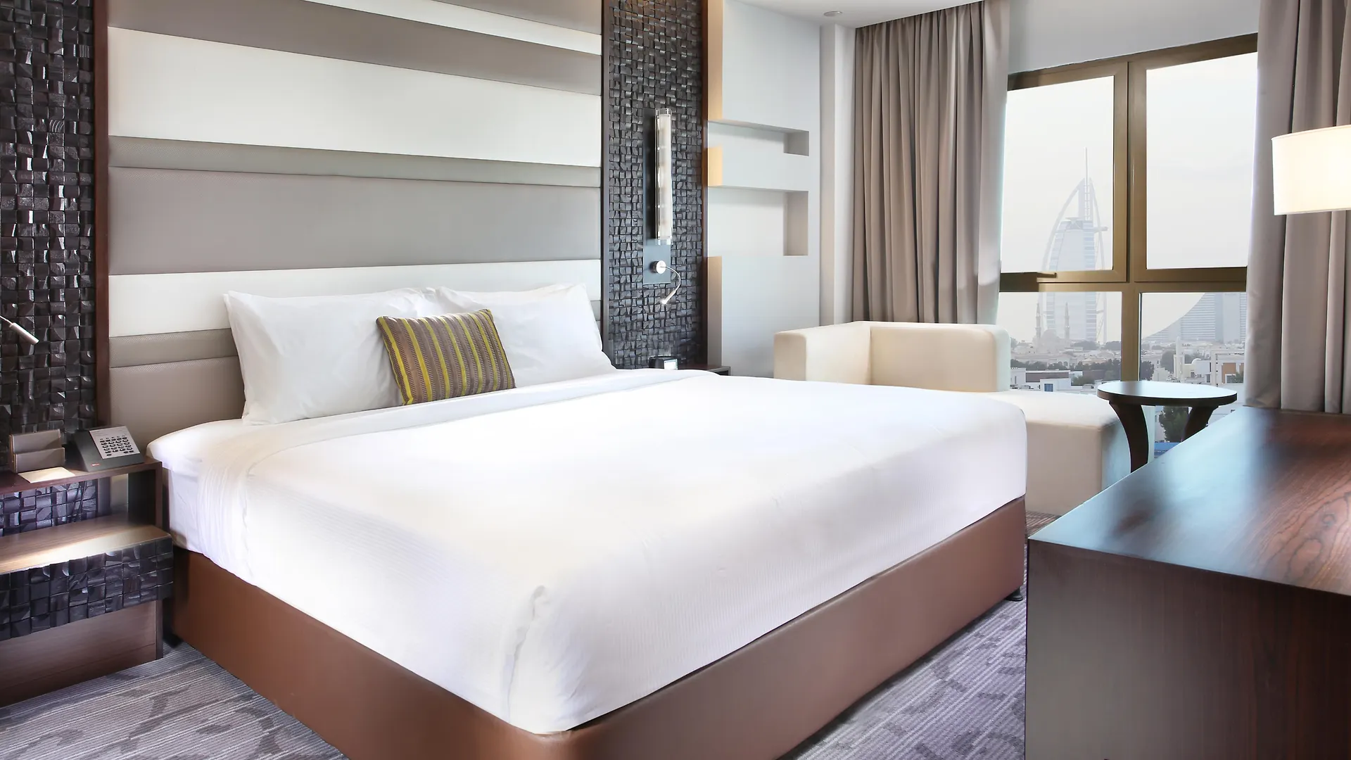 Metropolitan Hotel Dubai