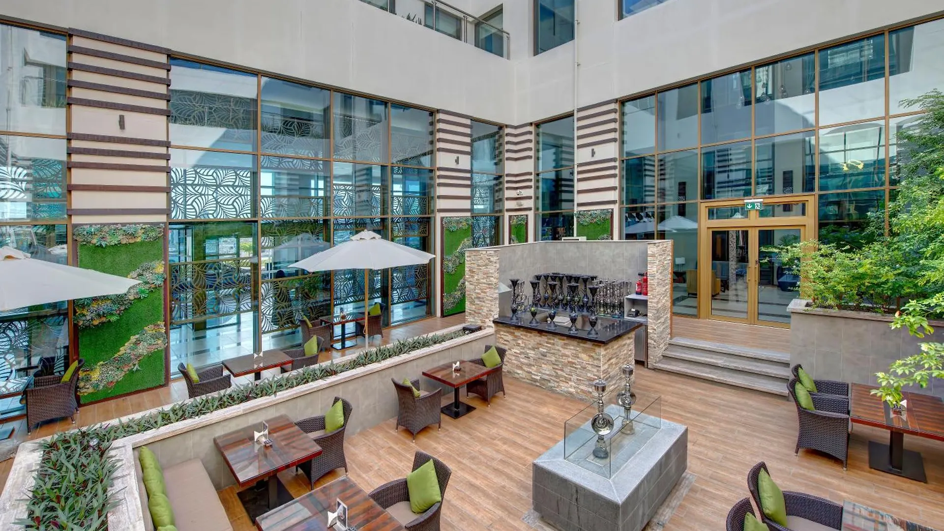Metropolitan Hotel Dubai
