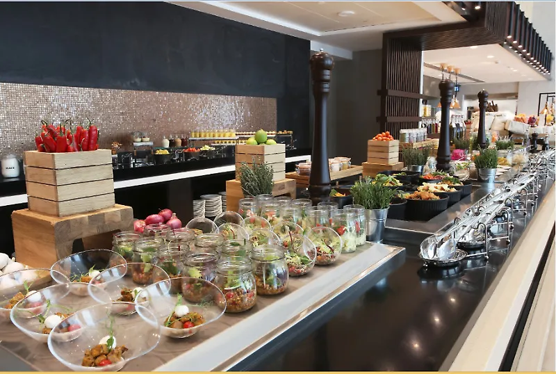 Metropolitan Hotel Dubai
